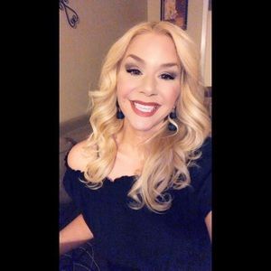 Meet your Posher, Angela